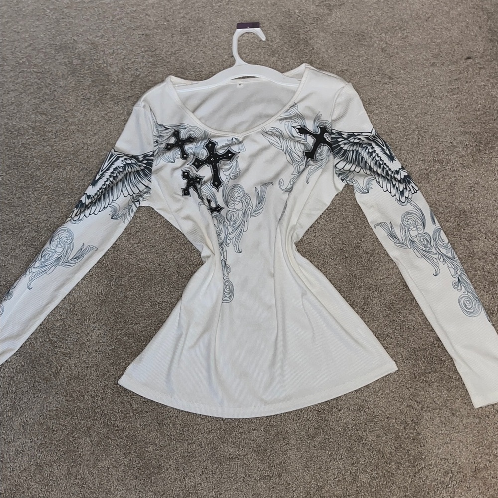 Elegant White Long Sleeve Top with Graphic Design